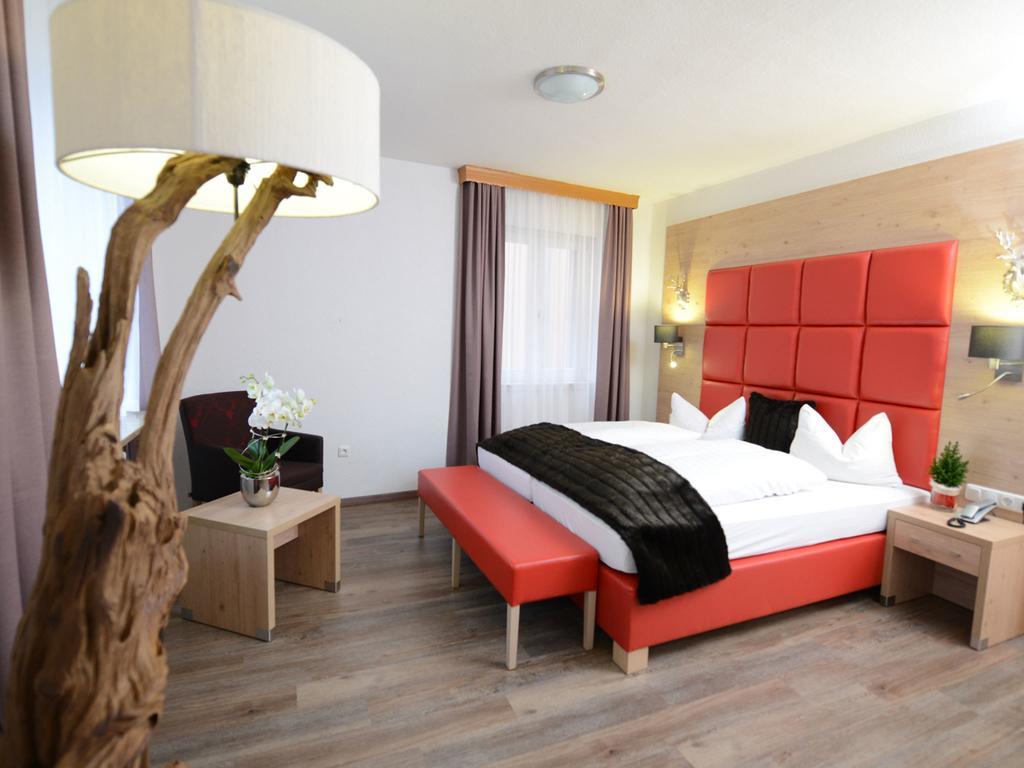 Land-Gut Hotel Zum Loewen Garni Marktheidenfeld Szoba fotó