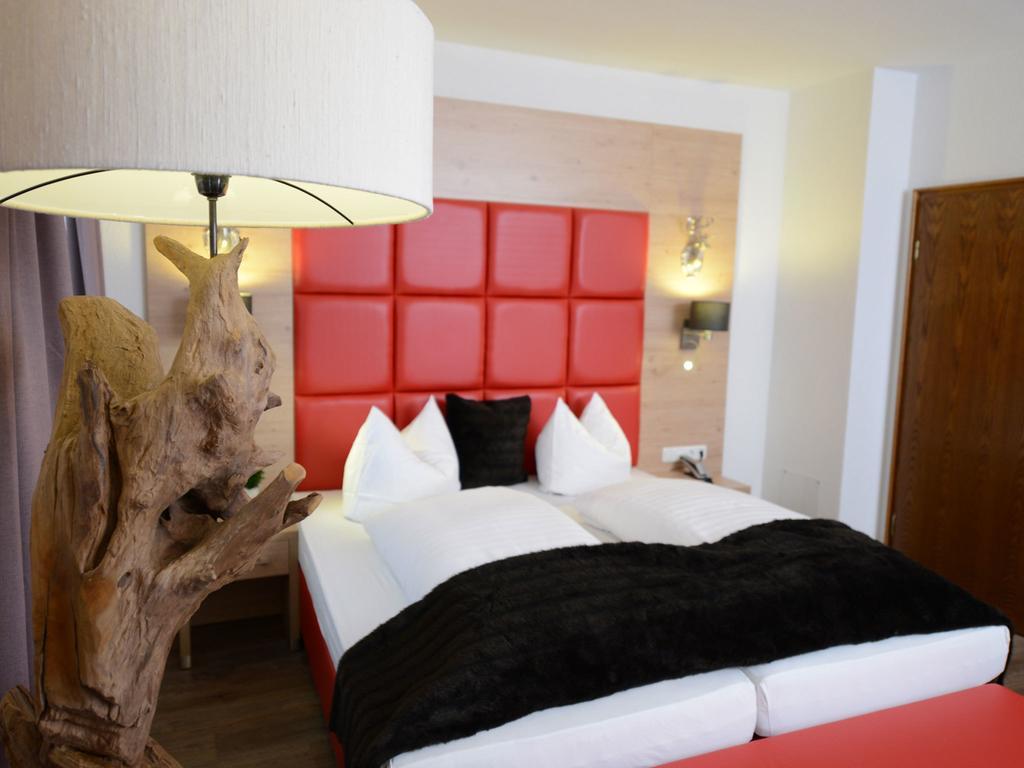Land-Gut Hotel Zum Loewen Garni Marktheidenfeld Szoba fotó
