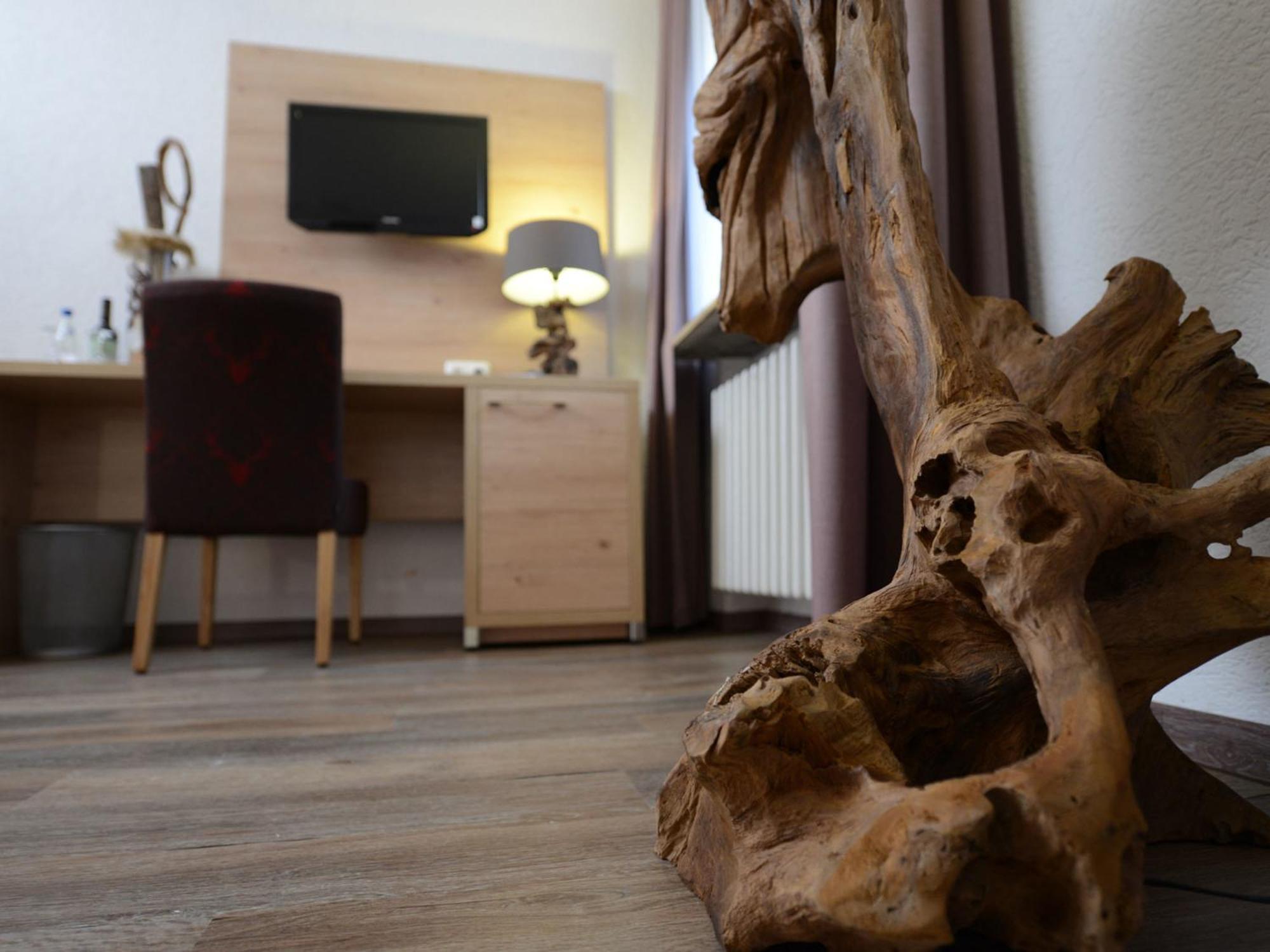 Land-Gut Hotel Zum Loewen Garni Marktheidenfeld Szoba fotó